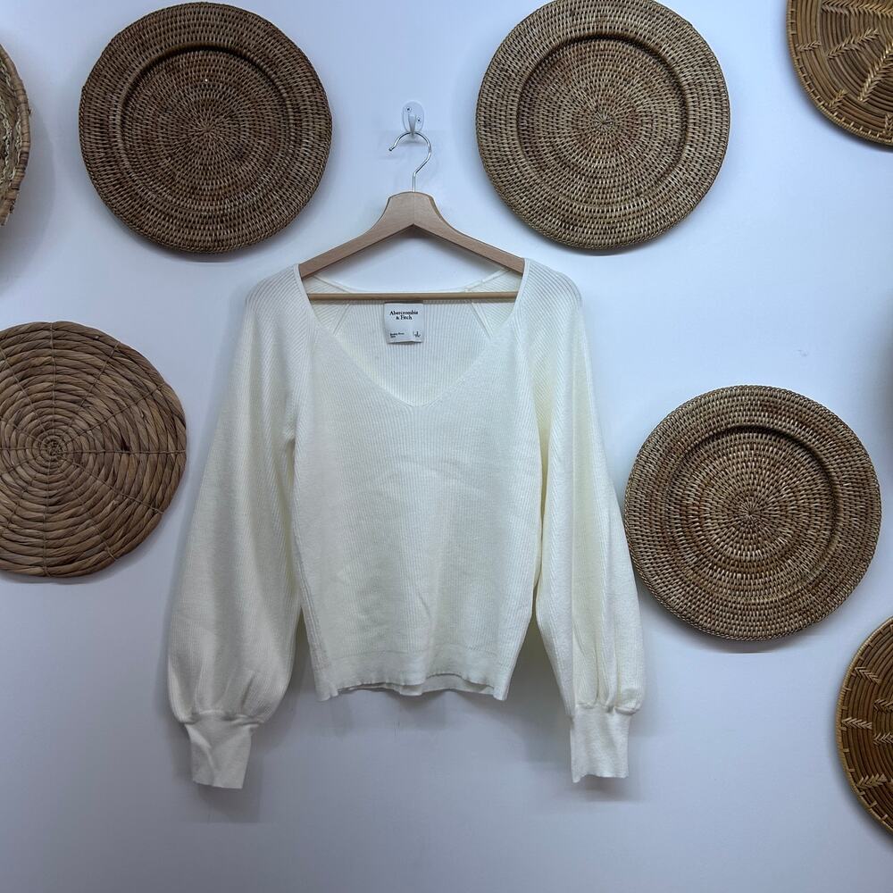 Abercrombie White Knit Sweater Small Neutral Ribbed V-Neck Long Puff Sleeve